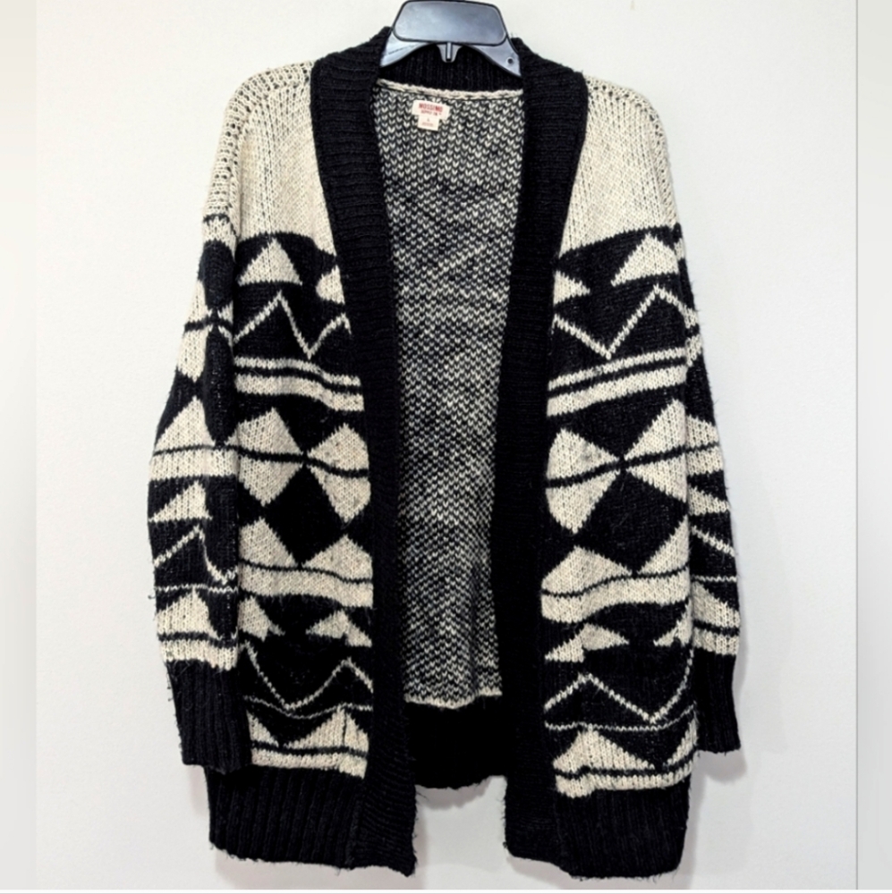 MOSSIMO Cardigan Size Large Black Cream Thick Aztec